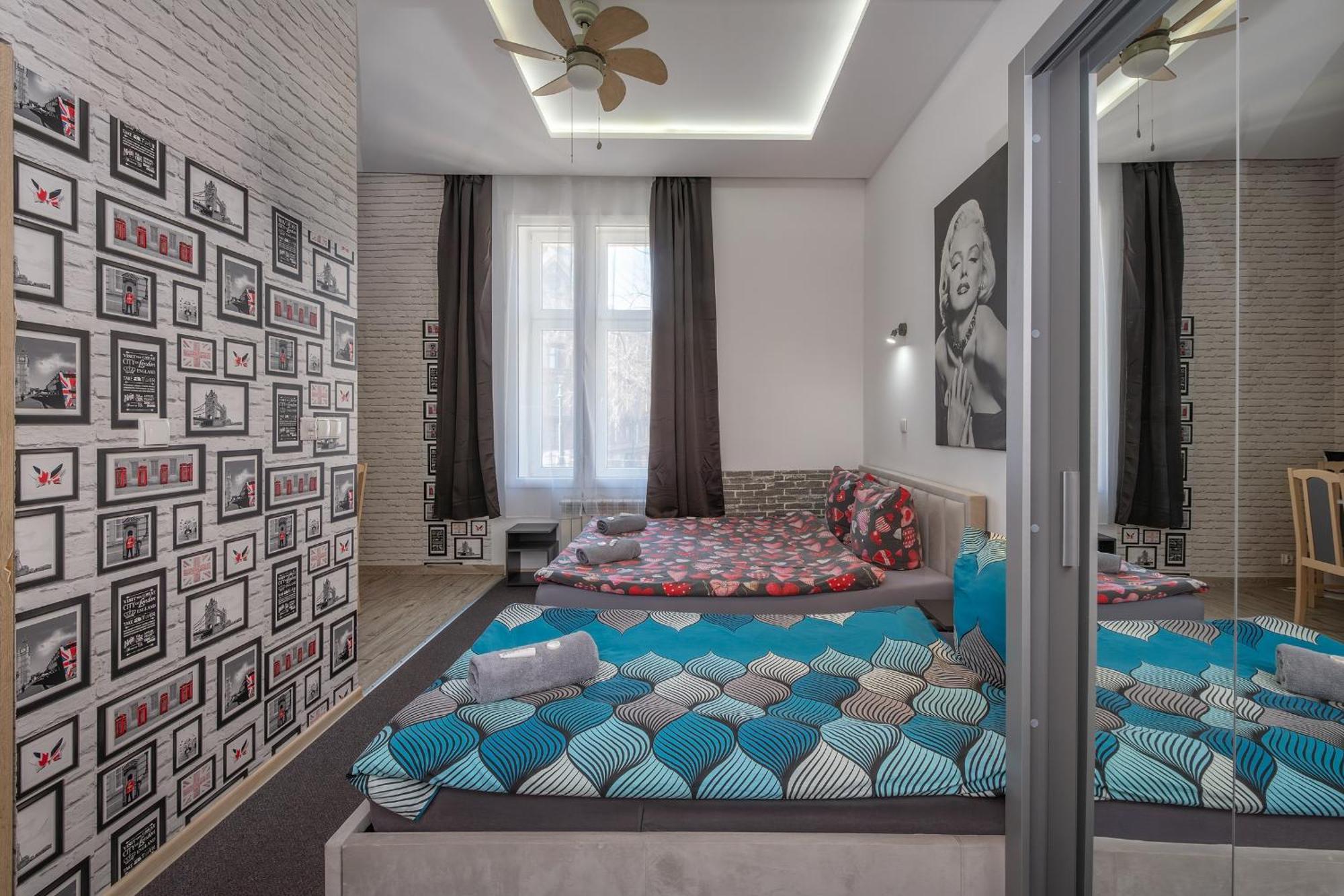 70S Business Room Krakow Bagian luar foto