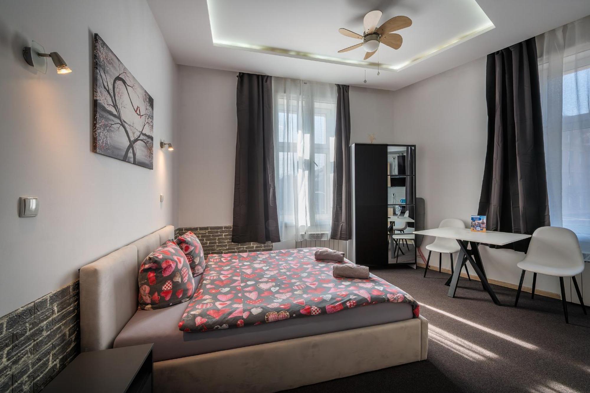 70S Business Room Krakow Bagian luar foto